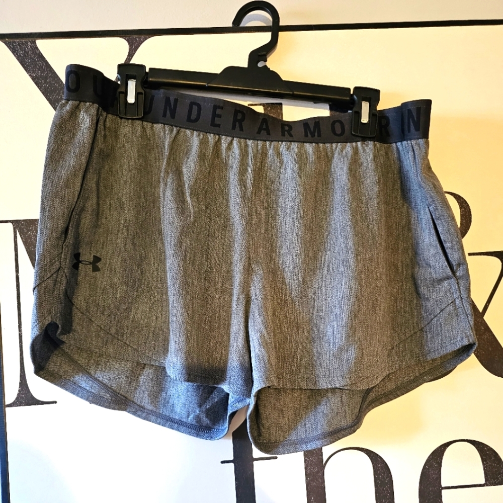 Women's XL Under Armour Shorts